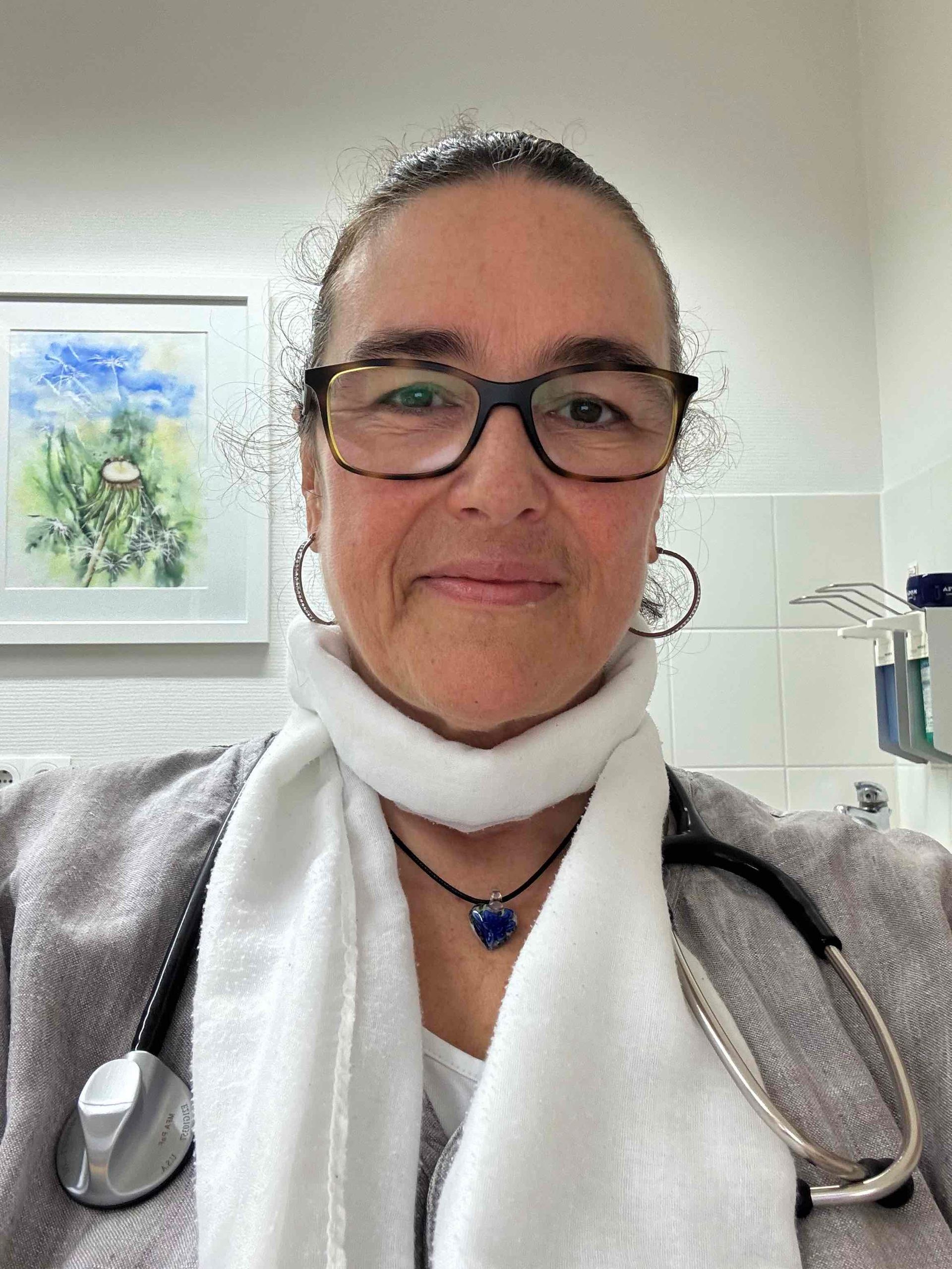 Porträtfoto Mirjam Bader-Holl, Fachärztin für Allgemeinmedizin